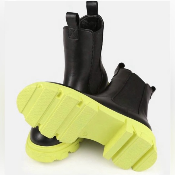 NIB Women Size 6 Contrast Sole Chunky Mid Ankle Boots In Black With Lime Soles - Picture 4 of 15